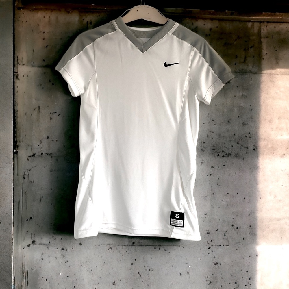 Nike women dri-fit shirt Small
